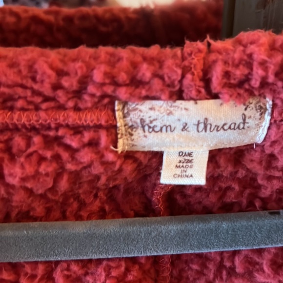 Soft comfy sweater! - Picture 2 of 6